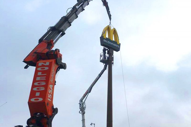 Insegne per grandi marchi